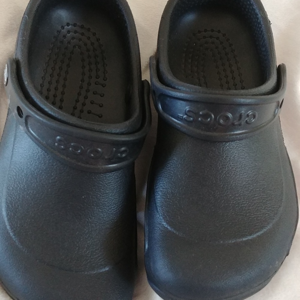 Crocs. Like new. Size 5 mens/7 womens.
